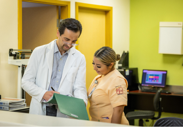 Consulta Externa (Medicina General y Especialidades)